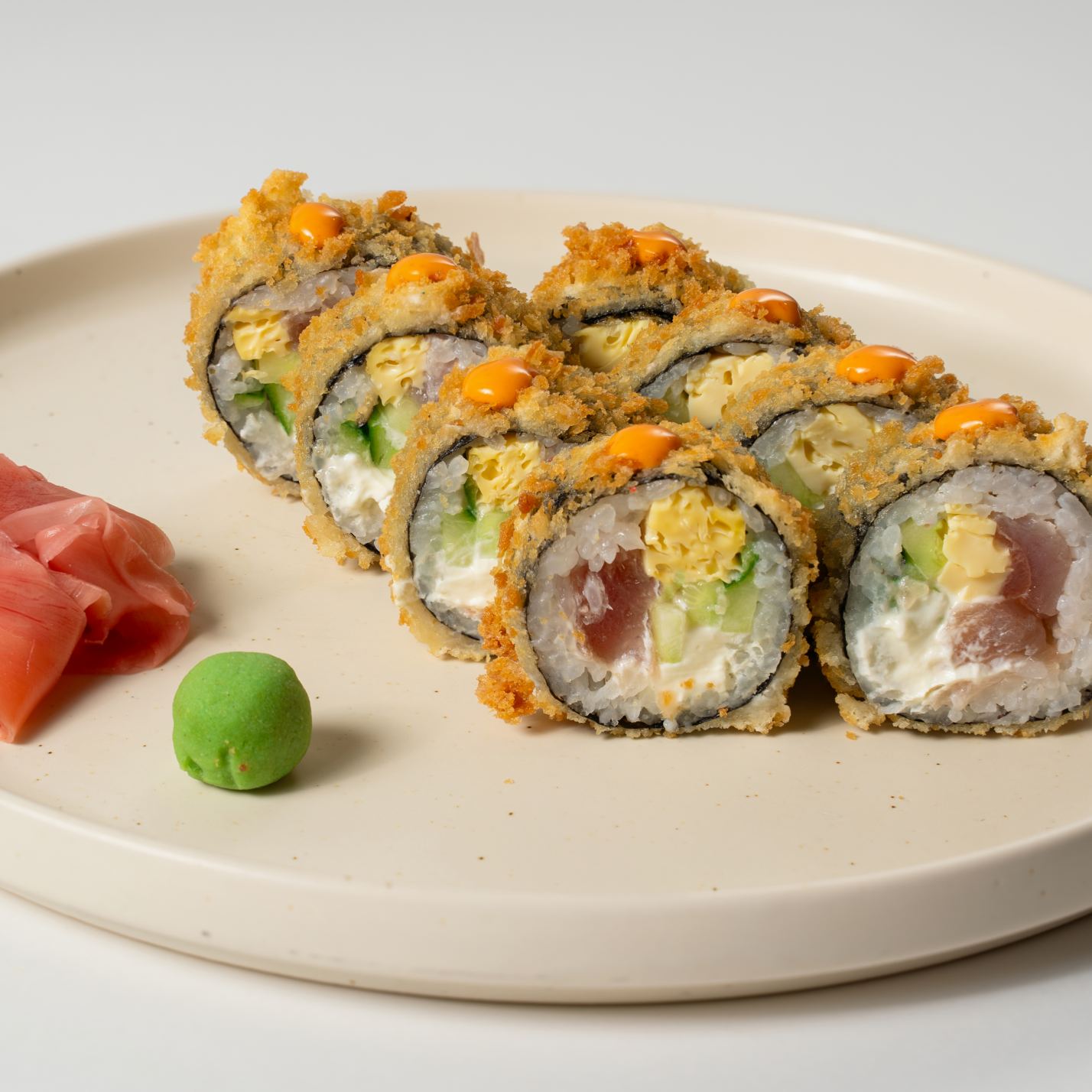 Рол з тунцем смажений у фритюрі