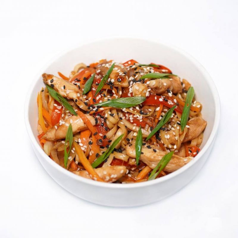 Удон з соковитим курчам